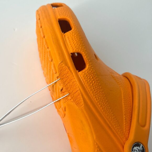 W 10-11/ M 8-9 Crocs Unisex Adult Iconic Orange Classic Clog Sandal *READ BELOW - Picture 10 of 13